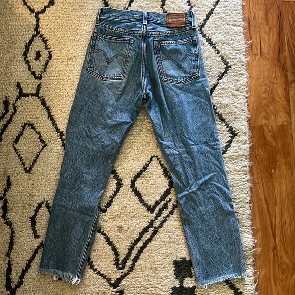Wedgie Straight Levis - Picture 6 of 7